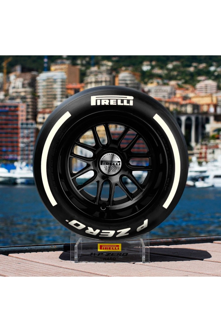 Miniatur 1:2 Pirelli F1 Hartreifen