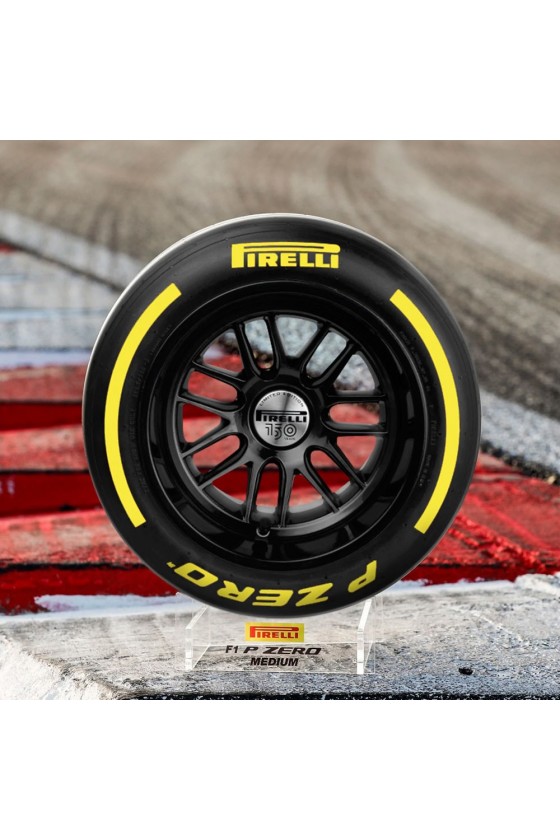 Miniatyr 1:2 däck Pirelli F1 Medium 2022