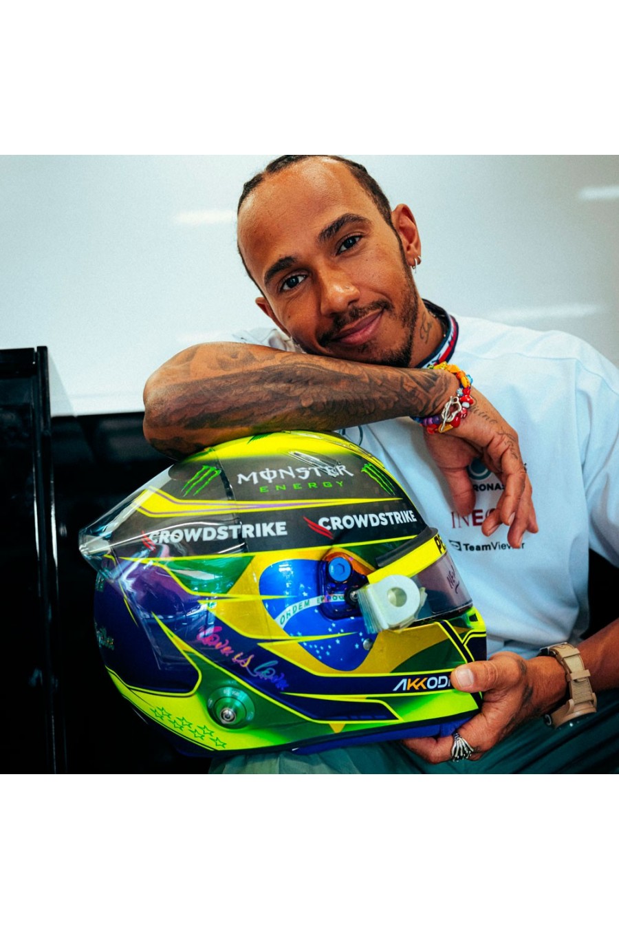 Casco Mini Helmet 1:5 Lewis Hamilton 'Mercedes 2022' GP Brazil