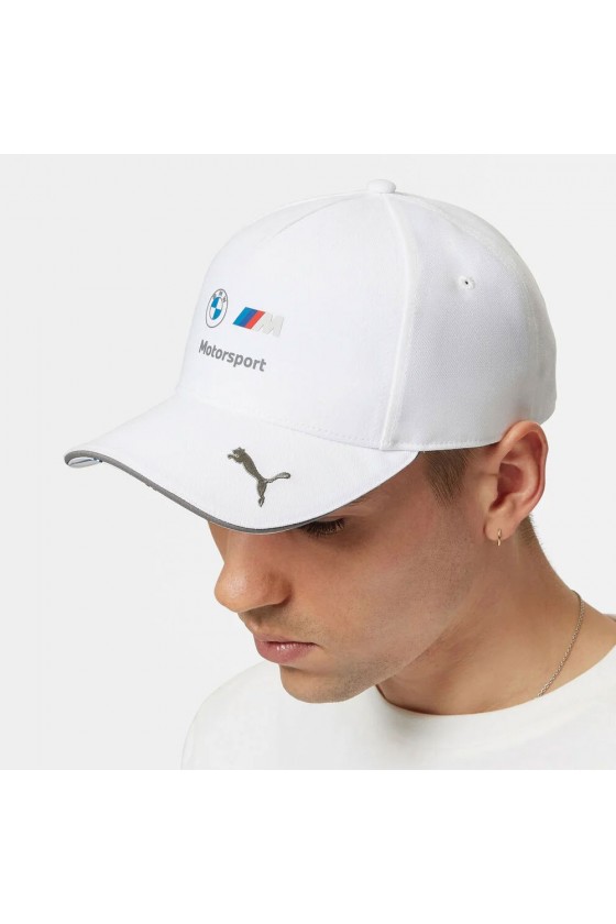 Weiße Kappe des BMW Motorsport Teams